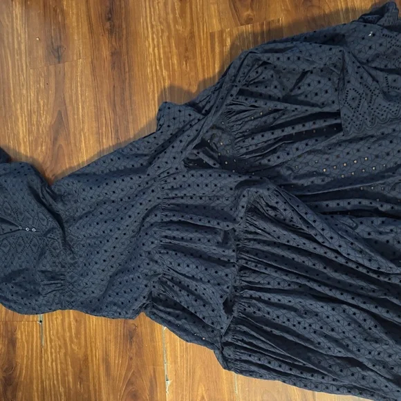 VERONICA BEARD
Satori Eyelet Short-Sleeve Maxi Dress - Picture 6 of 7